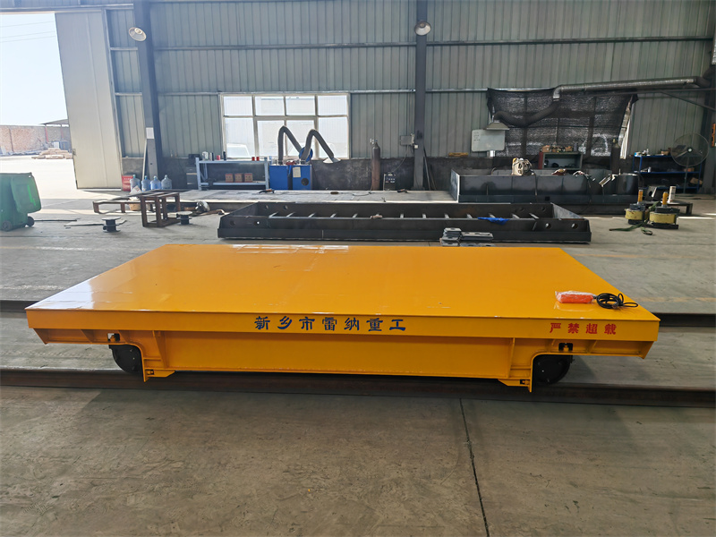 低壓軌道供電轉運車06